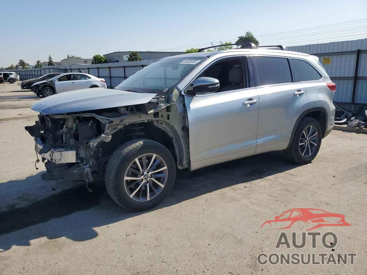 TOYOTA HIGHLANDER 2018 - 5TDKZRFH5JS529524