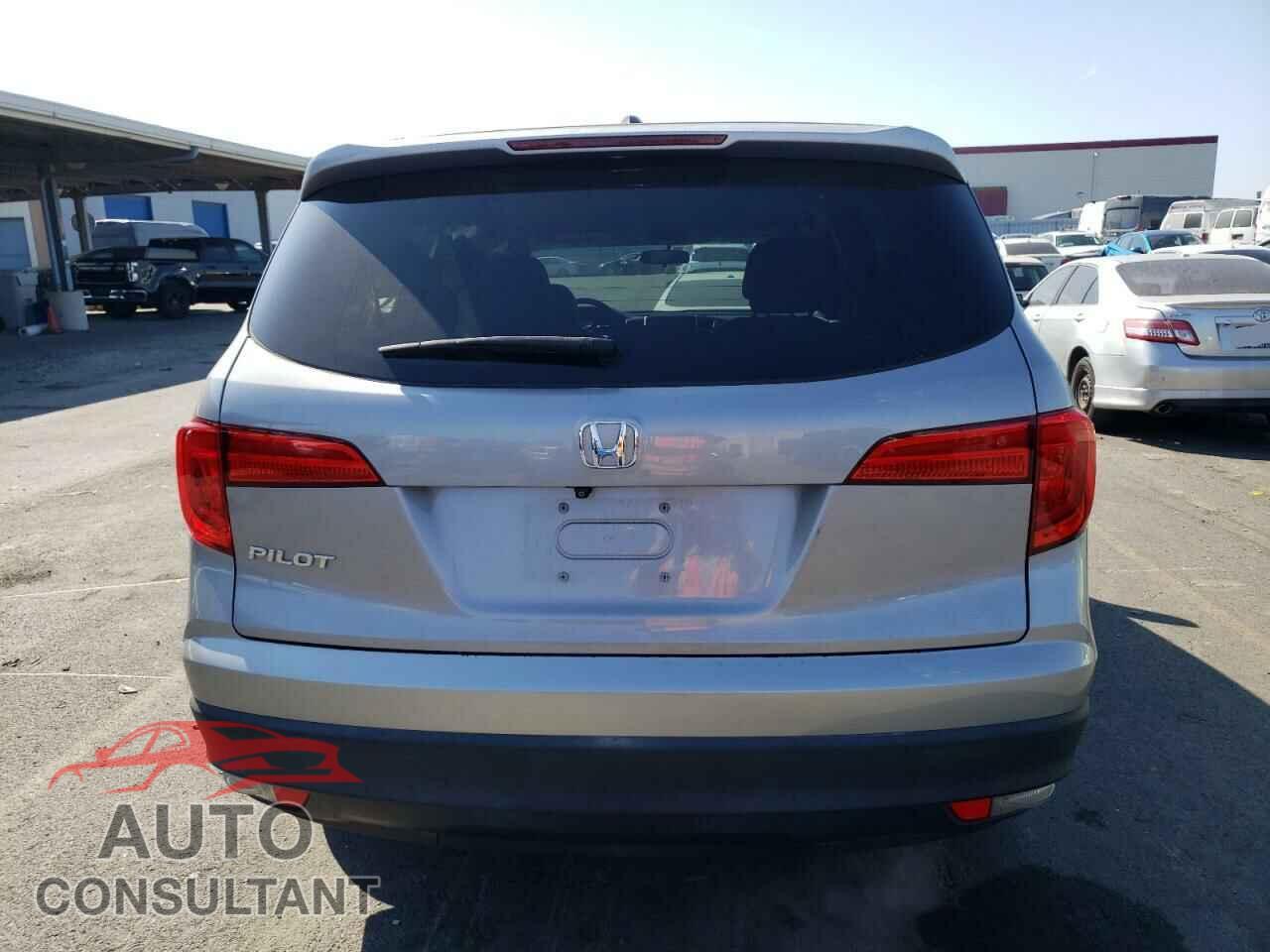 HONDA PILOT 2018 - 5FNYF5H33JB012840
