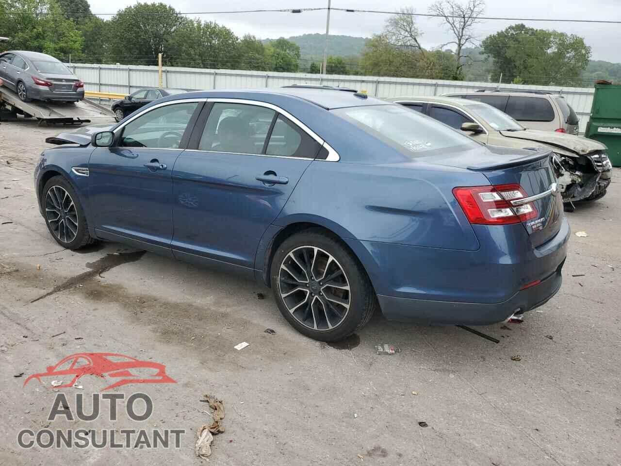FORD TAURUS 2018 - 1FAHP2E89JG101013