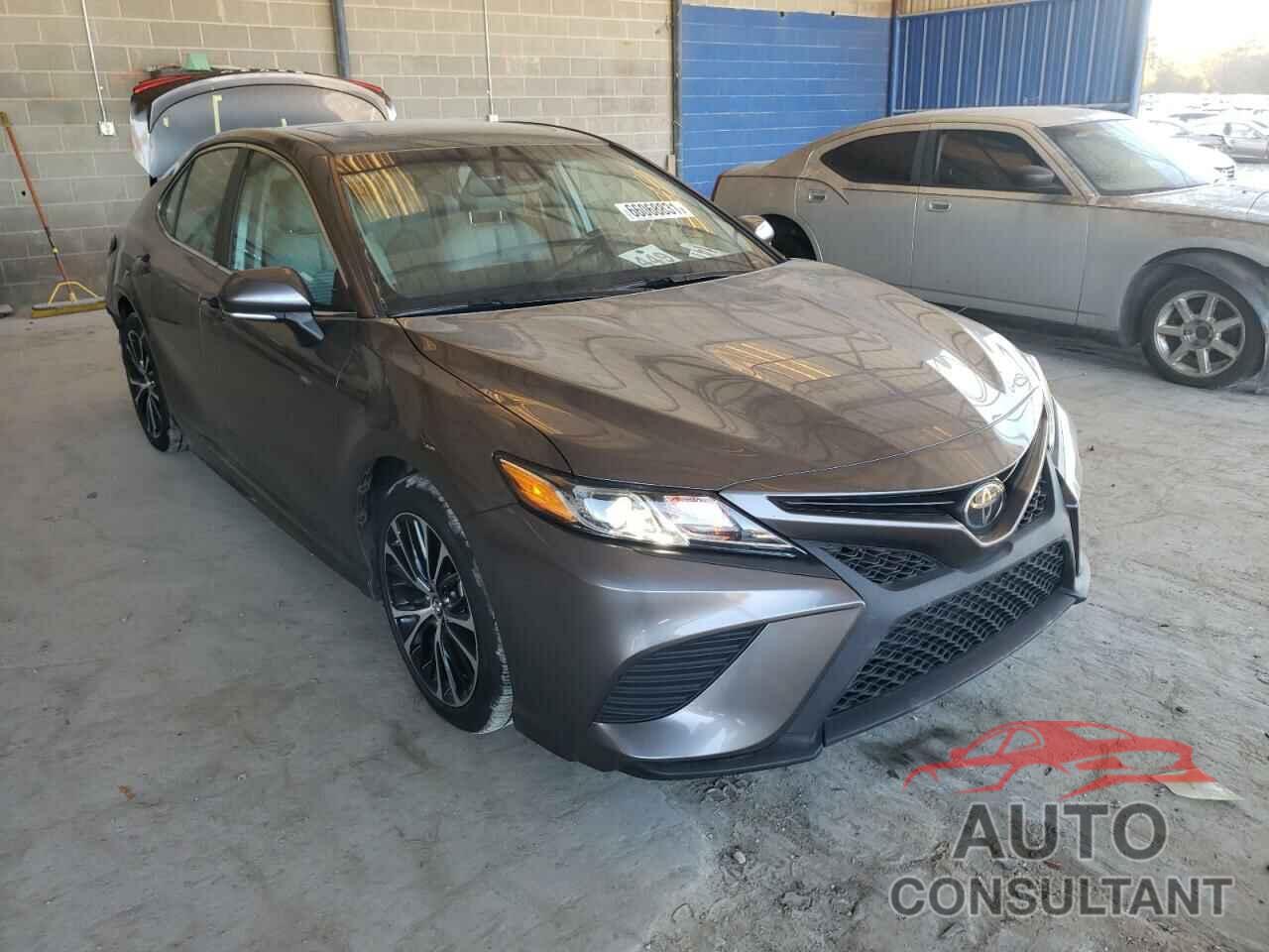 TOYOTA CAMRY 2018 - 4T1B11HK9JU106938