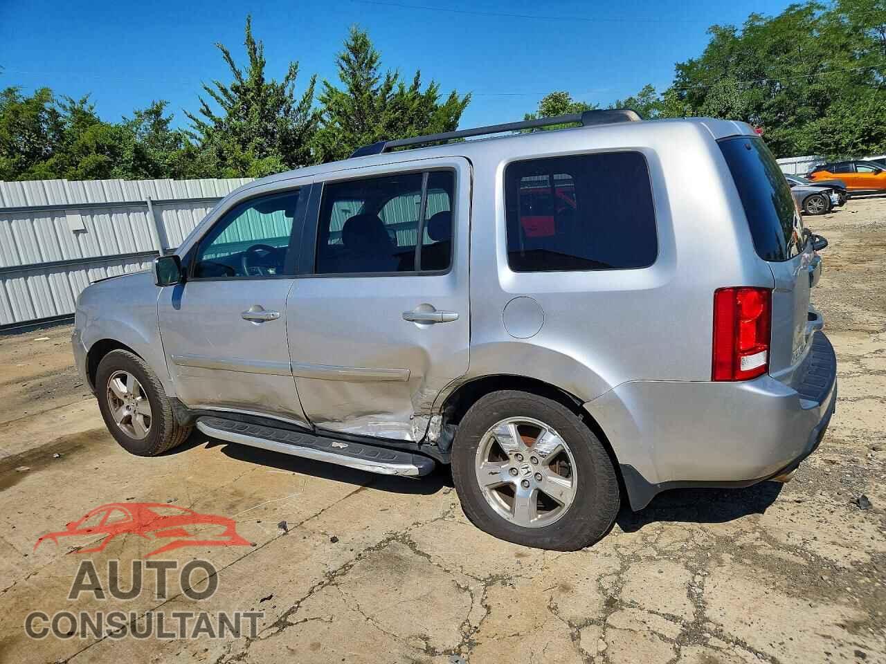 HONDA PILOT 2011 - 5FNYF4H44BB064370