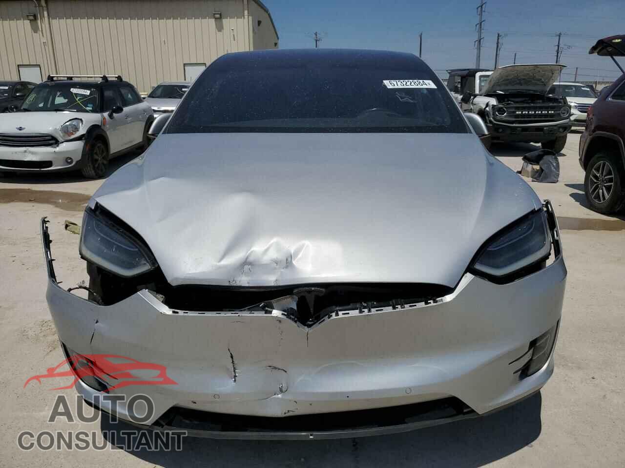 TESLA MODEL X 2016 - 5YJXCAE26GF007987