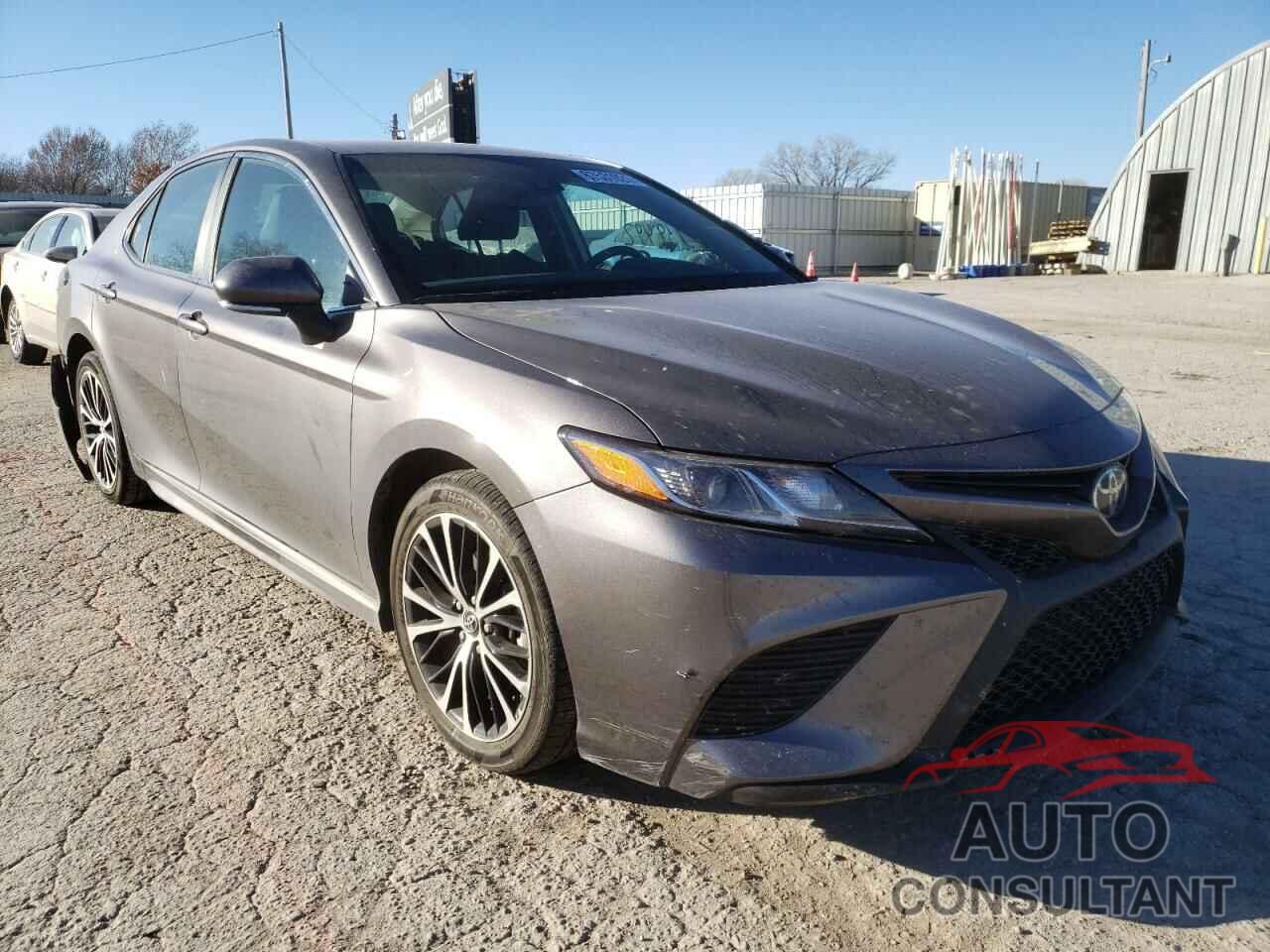 TOYOTA CAMRY 2018 - 4T1B11HK3JU538683