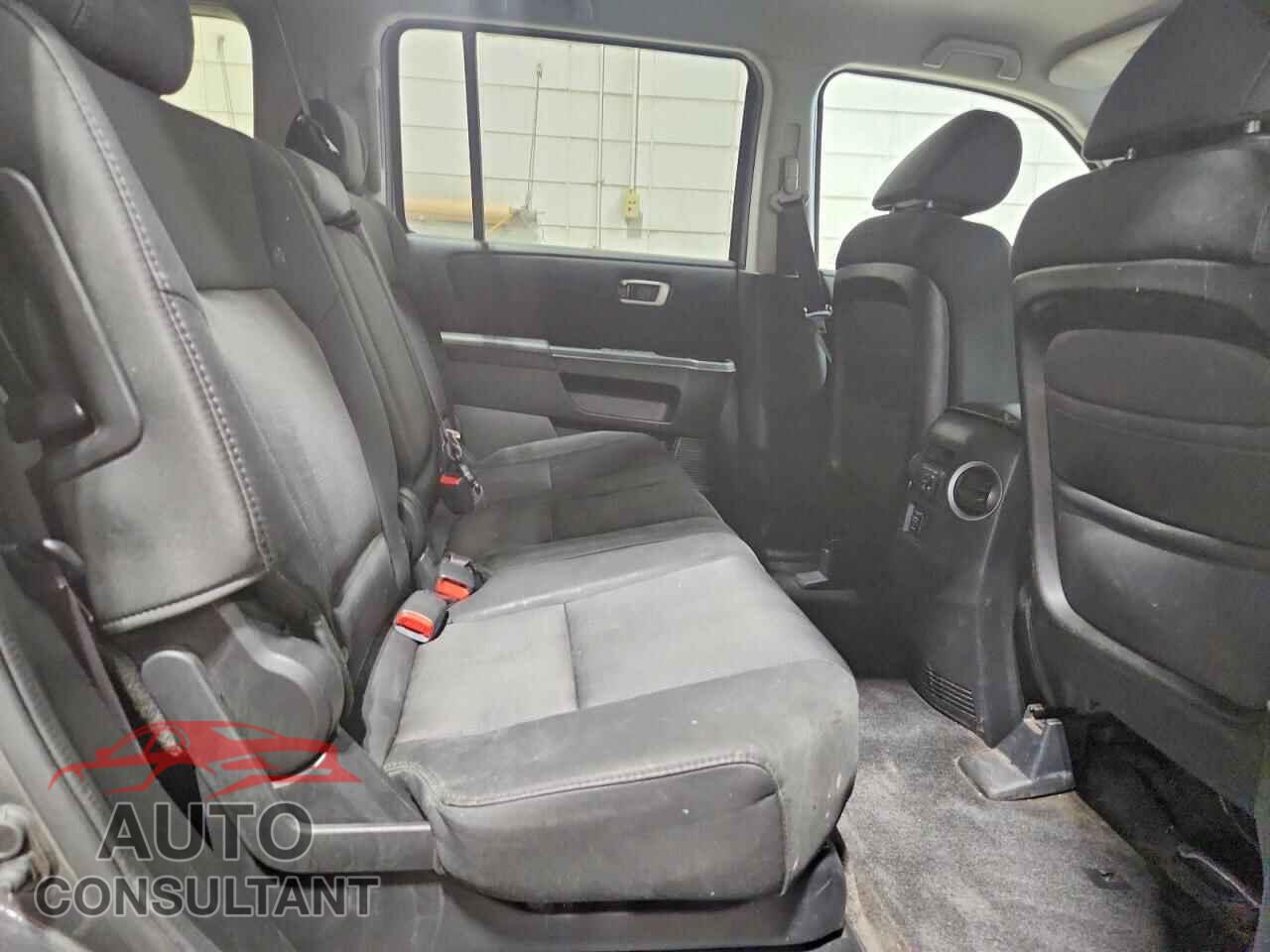 HONDA PILOT 2011 - 5FNYF4H42BB044165