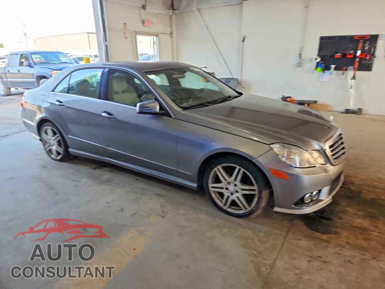 MERCEDES-BENZ E-CLASS 2010 - WDDHF8HB3AA140213
