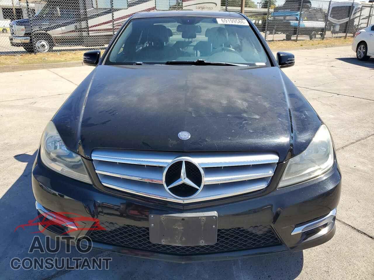 MERCEDES-BENZ C-CLASS 2013 - WDDGF4HB3DA838944