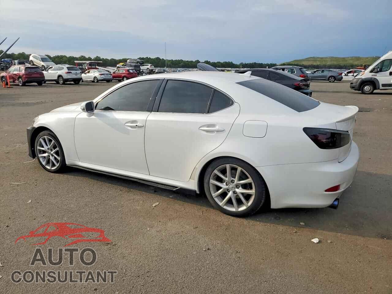 LEXUS IS 2013 - JTHCF5C28D5061979