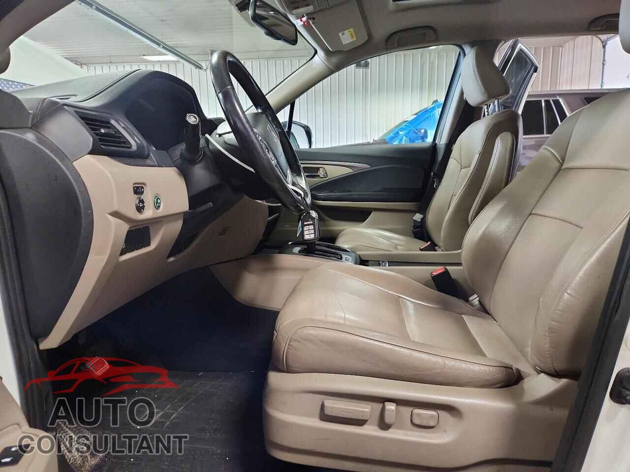 HONDA PILOT 2017 - 5FNYF6H50HB061494