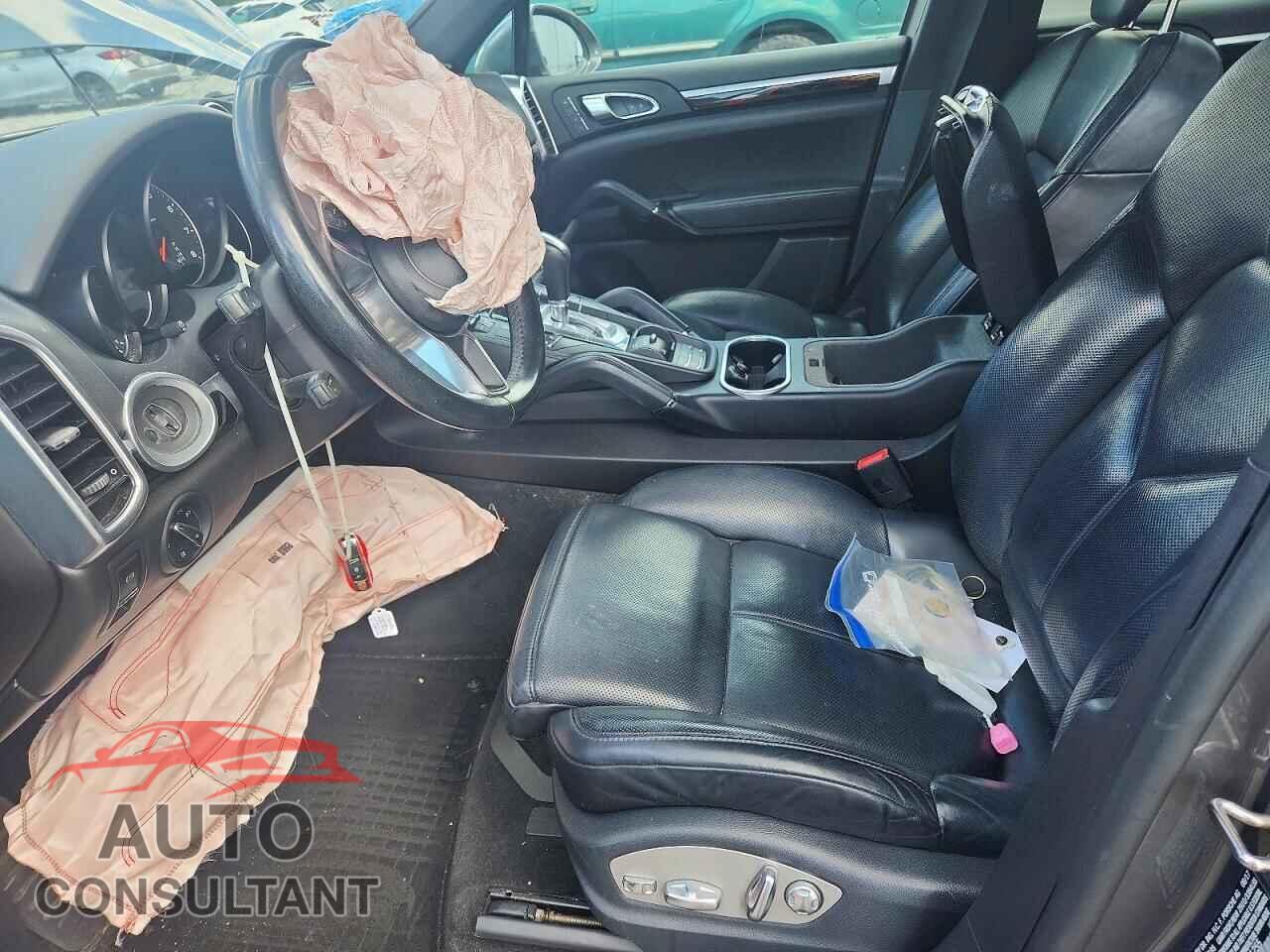 PORSCHE CAYENNE 2018 - WP1AA2A21JKA01255