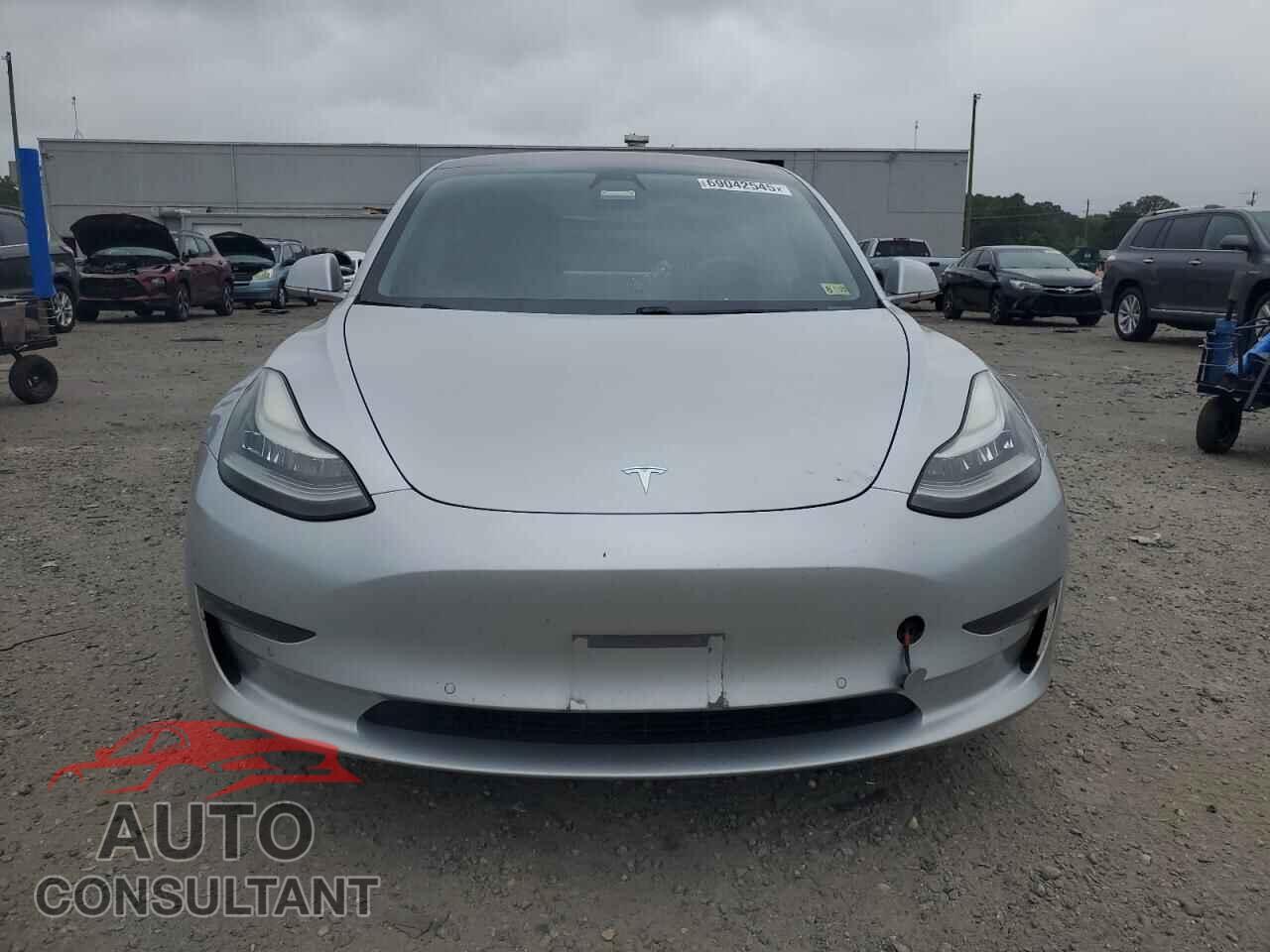 TESLA MODEL 3 2018 - 5YJ3E1EA9JF015301