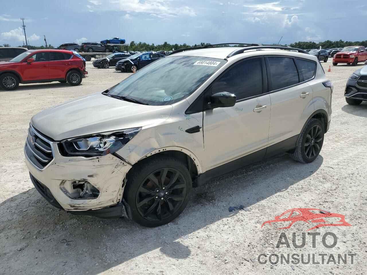 FORD ESCAPE 2018 - 1FMCU0GD6JUD34226