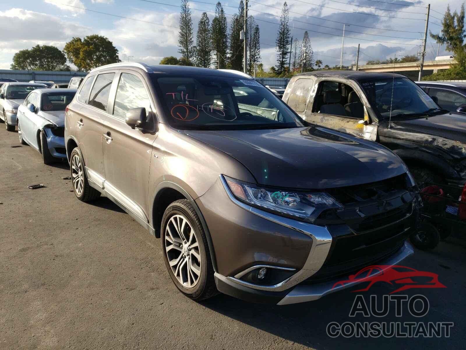 MITSUBISHI OUTLANDER 2018 - JA4JZ4AX3JZ053909