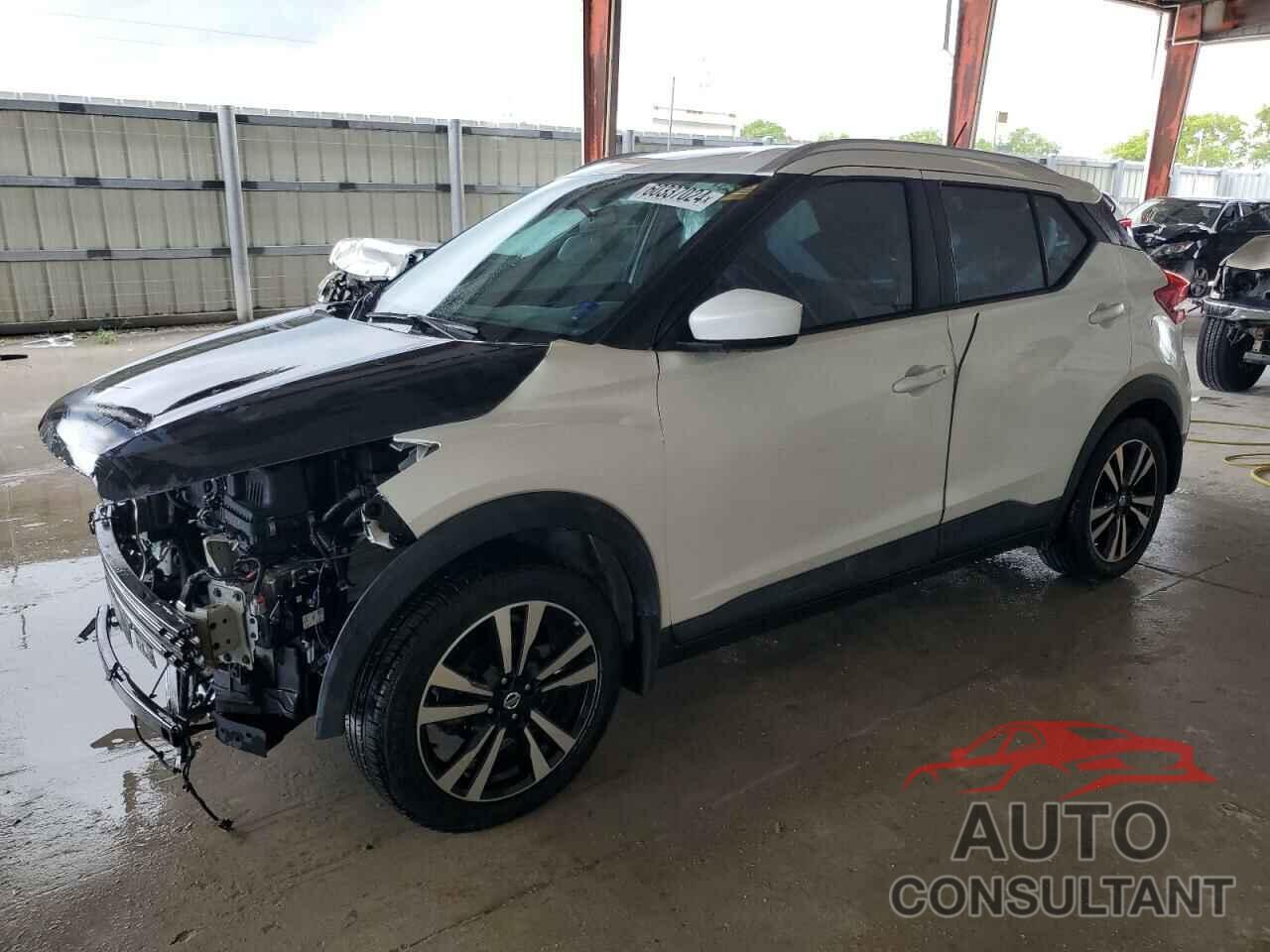 NISSAN KICKS 2018 - 3N1CP5CU8JL513346