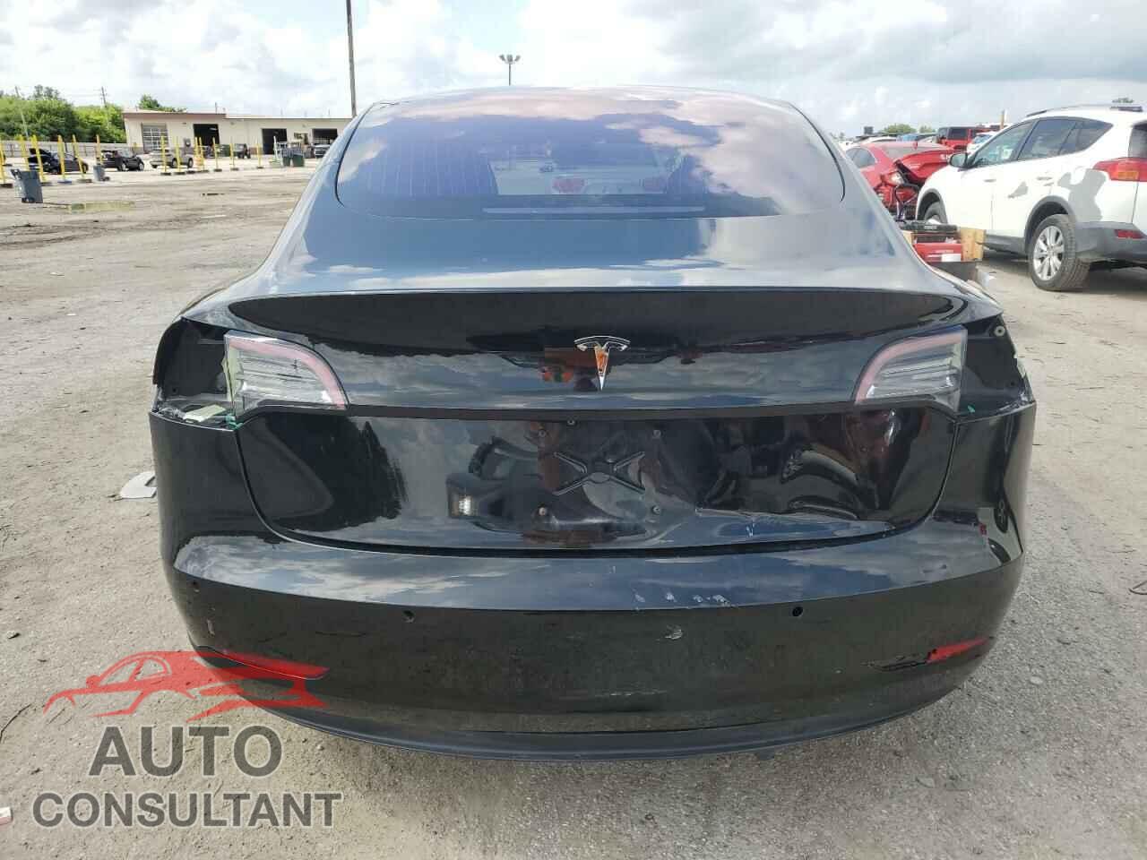 TESLA MODEL 3 2018 - 5YJ3E1EA1JF004938