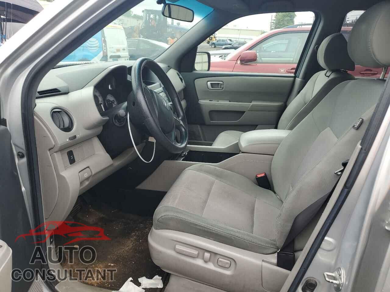 HONDA PILOT 2011 - 5FNYF4H47BB098898