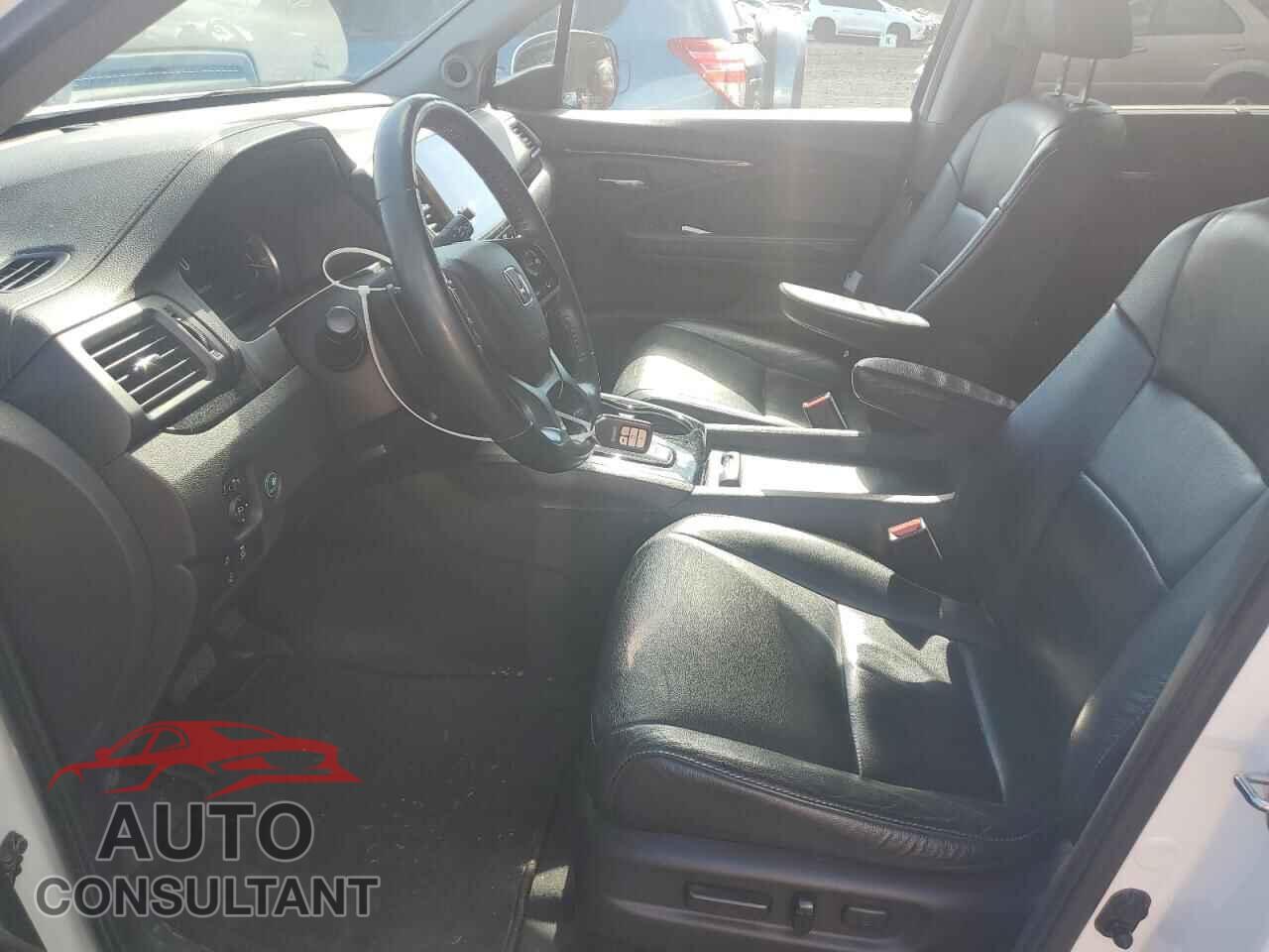HONDA PILOT 2019 - 5FNYF6H68KB068340