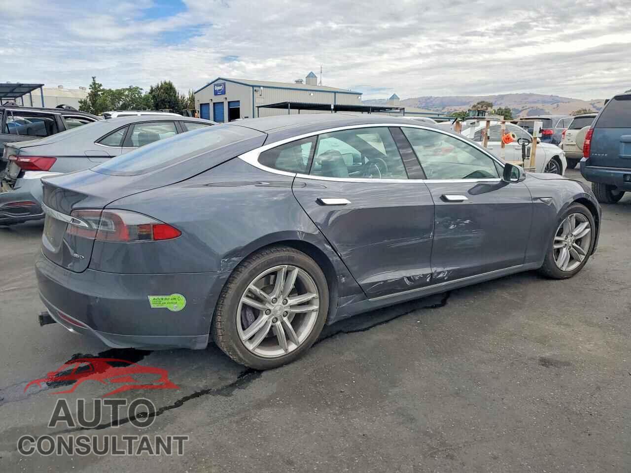 TESLA MODEL S 2015 - 5YJSA1E21FF110961