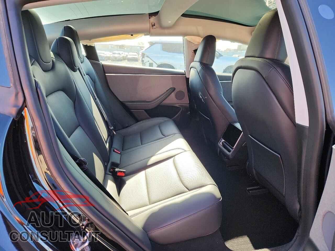 TESLA MODEL 3 2024 - 5YJ3E1EA3RF738167