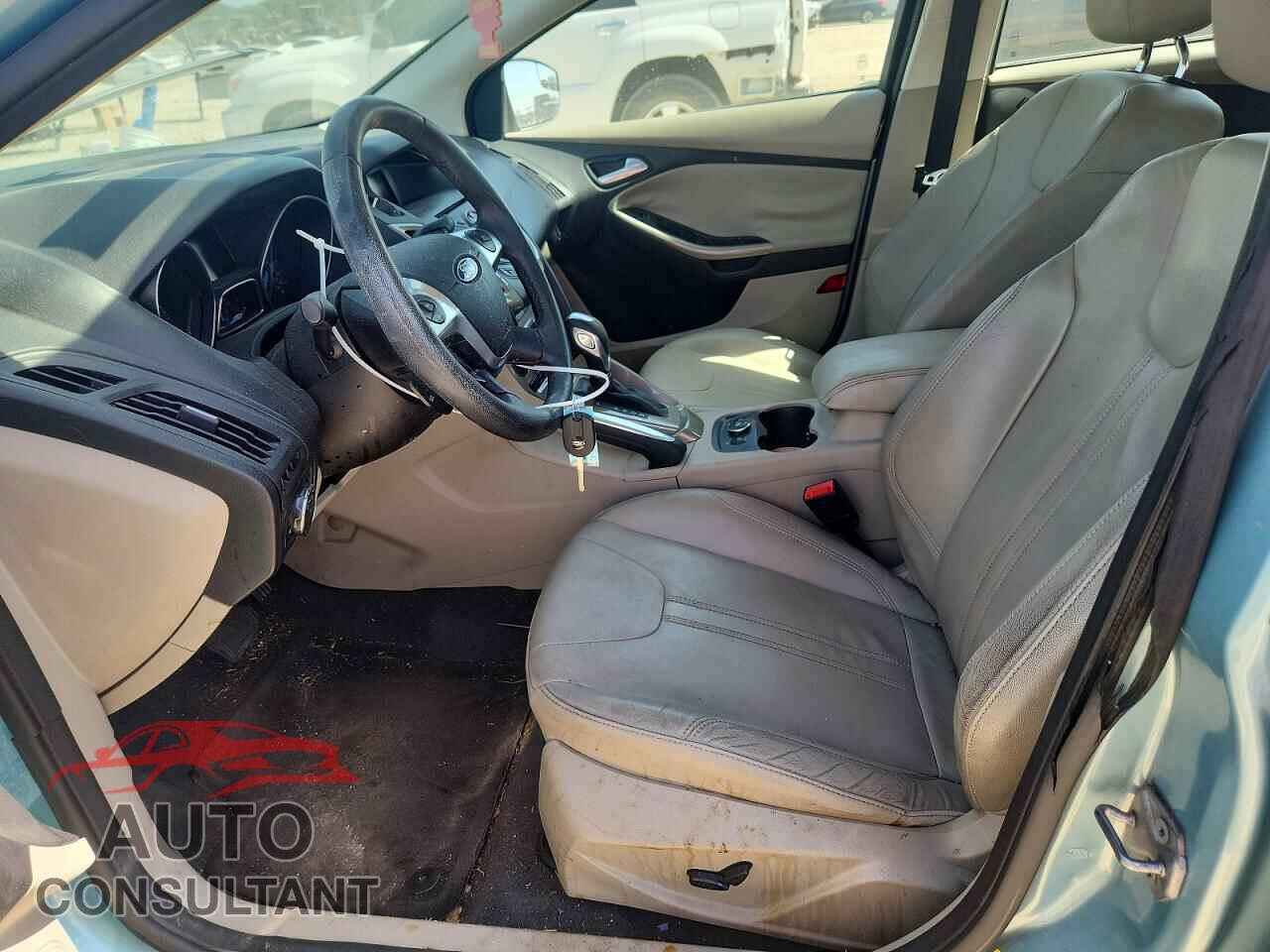 FORD FOCUS 2012 - 1FAHP3M2XCL114317