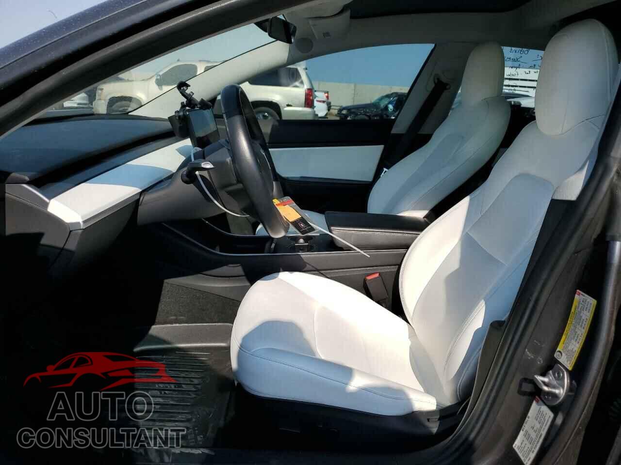 TESLA MODEL 3 2018 - 5YJ3E1EB0JF096083