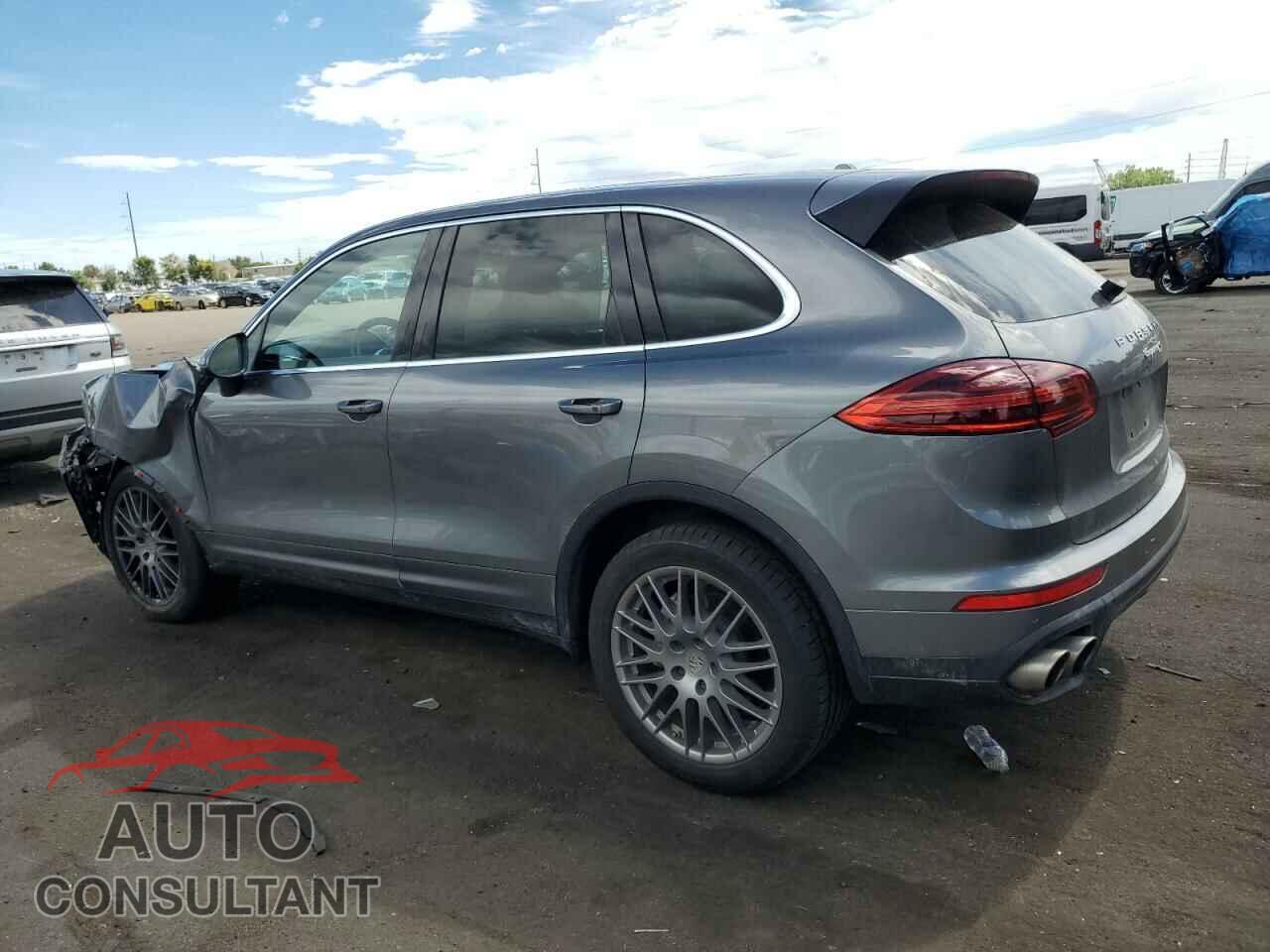 PORSCHE CAYENNE 2017 - WP1AB2A26HLA52039