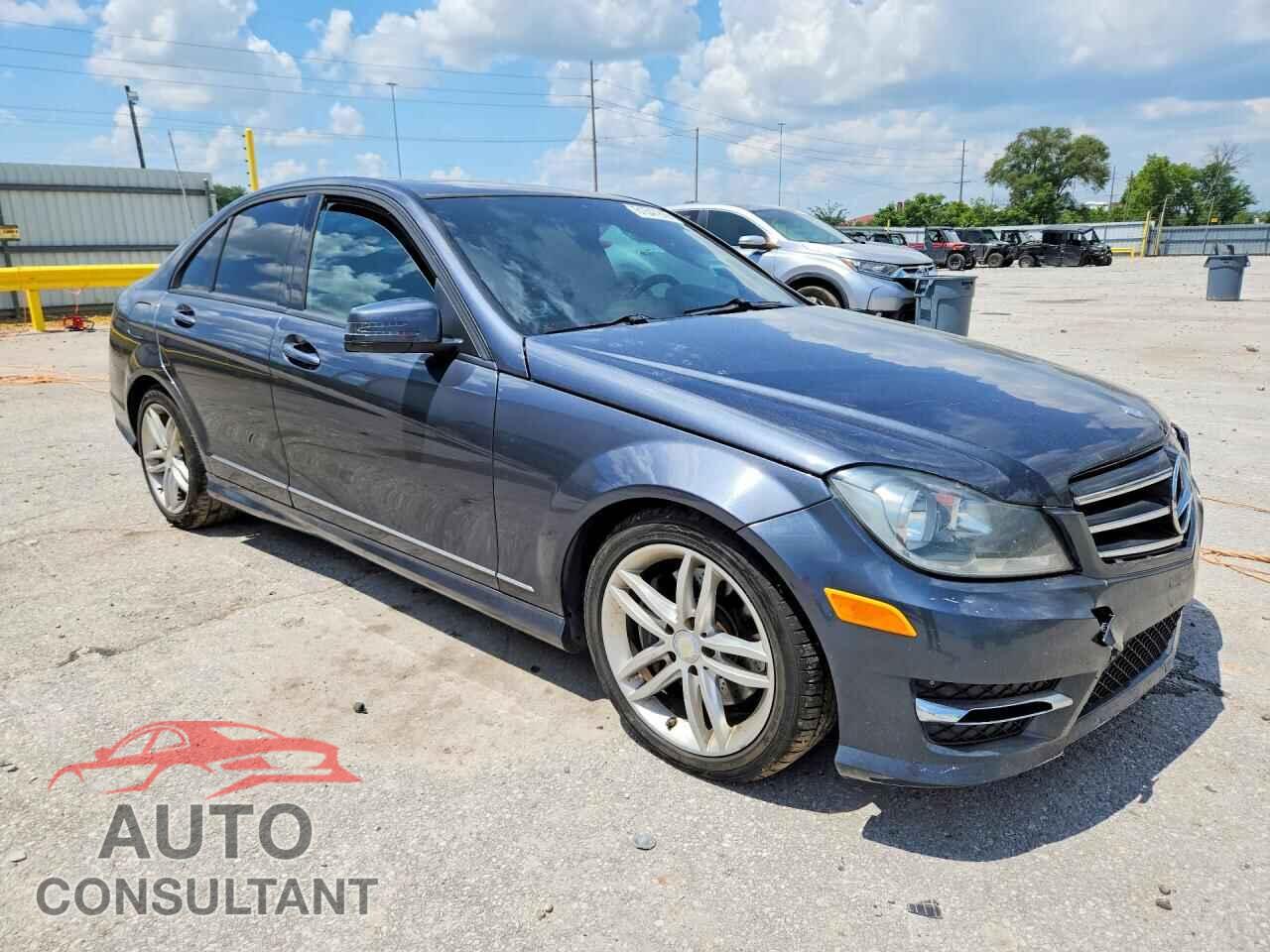 MERCEDES-BENZ C-CLASS 2014 - WDDGF8AB8ER322356