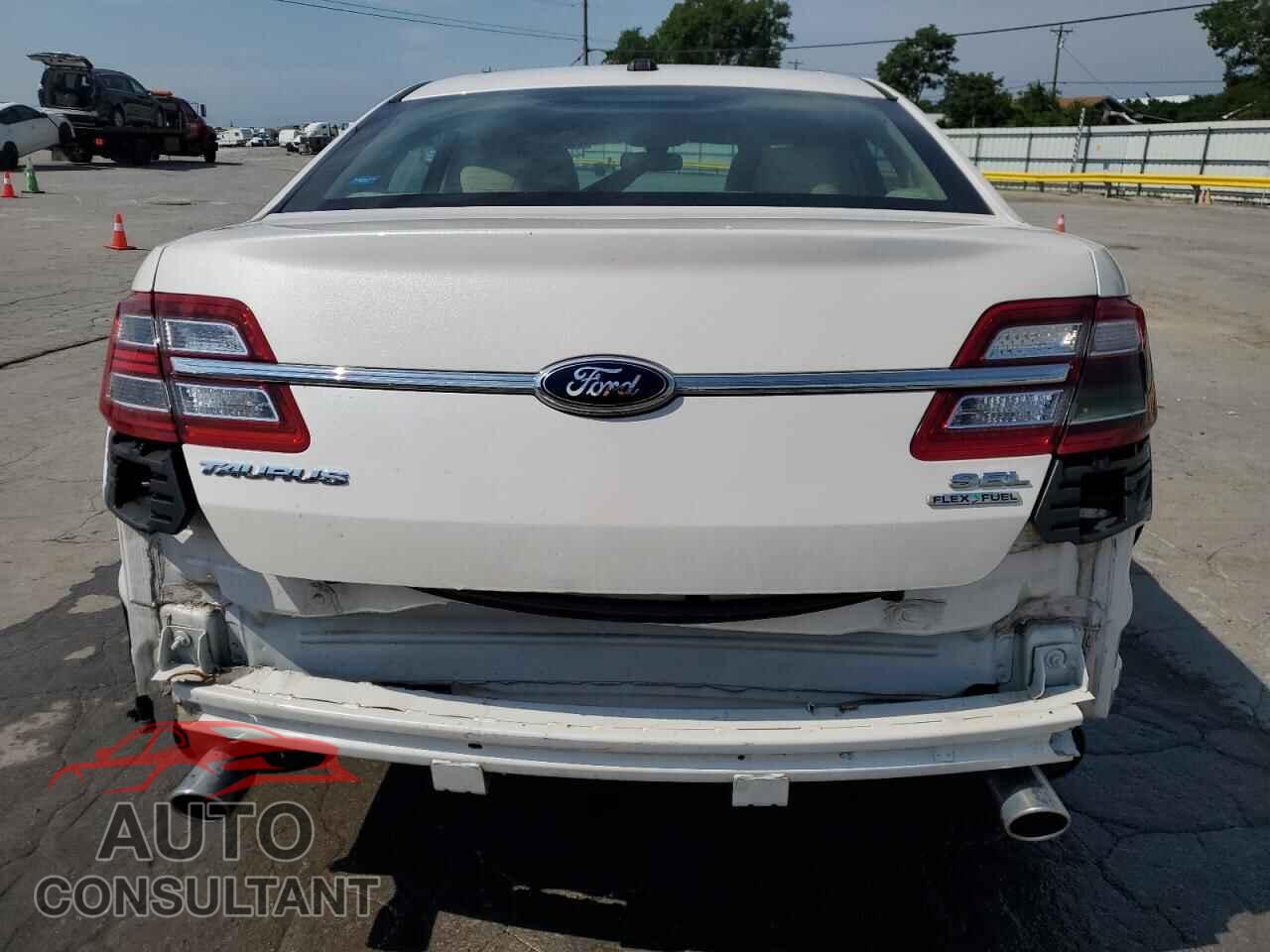 FORD TAURUS 2013 - 1FAHP2E82DG111287
