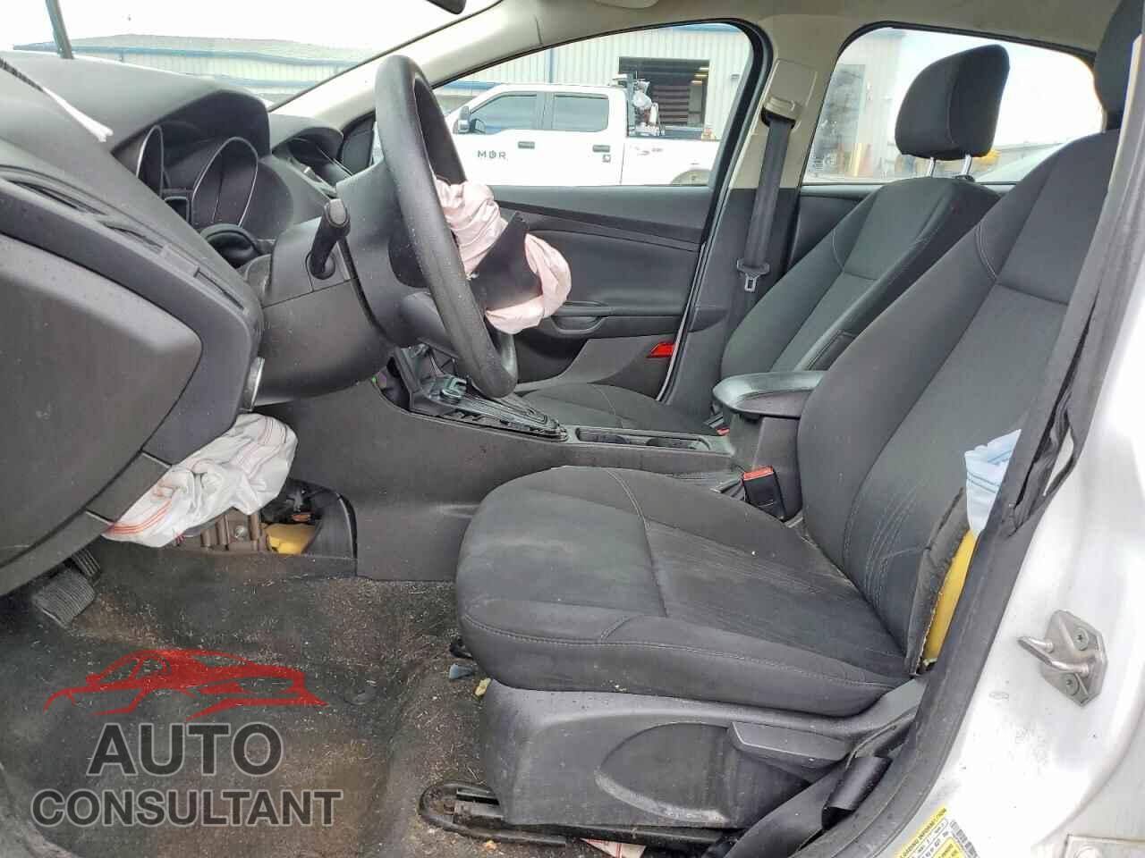 FORD FOCUS 2016 - 1FADP3K20GL374877