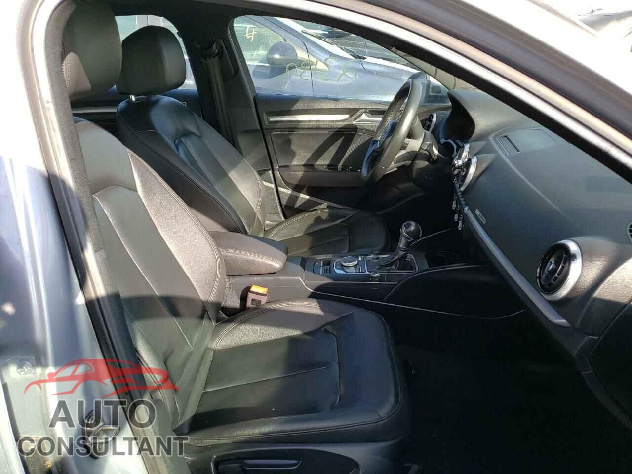 AUDI A3 2019 - WAUAUGFF5KA125969