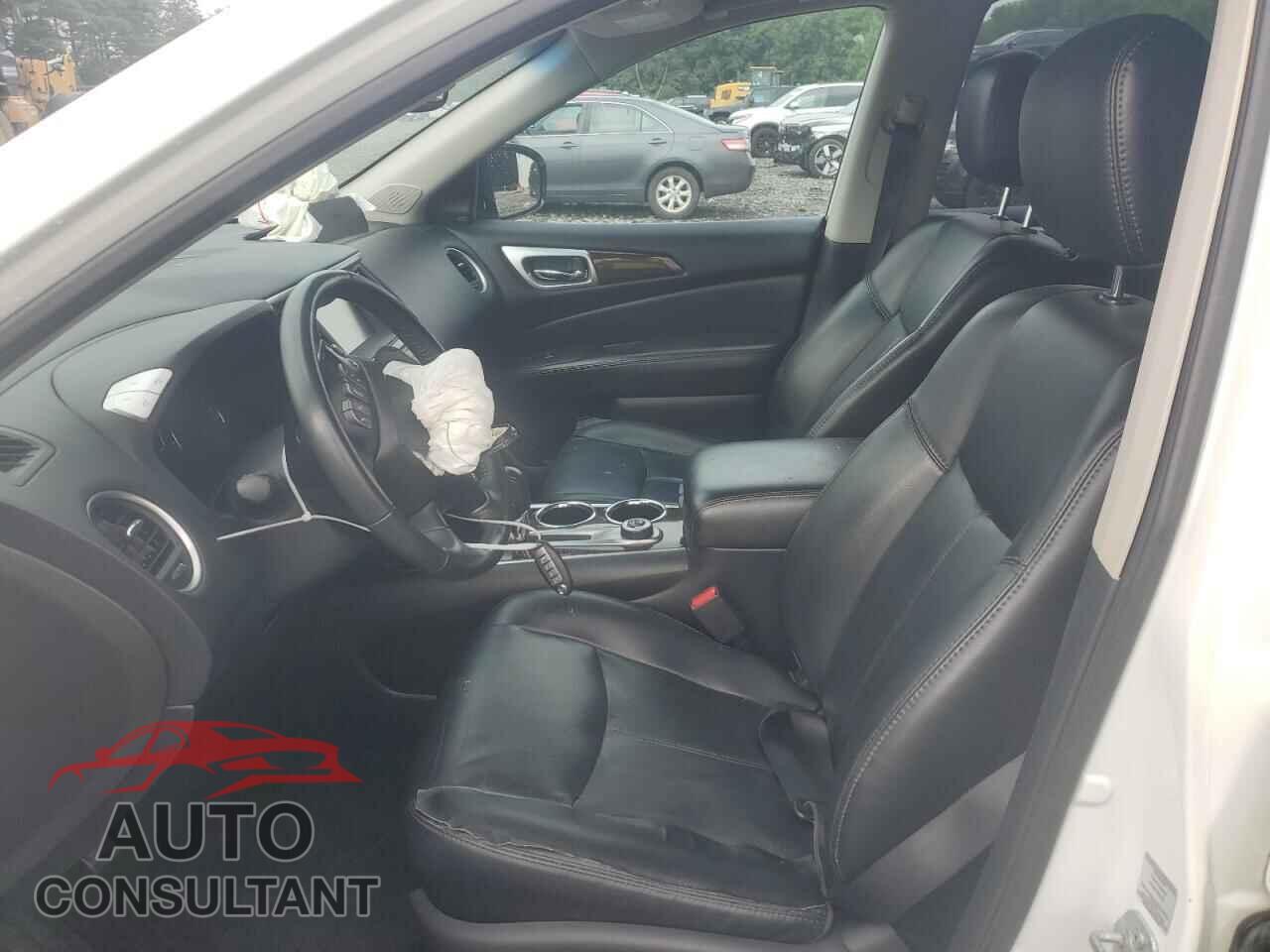 NISSAN PATHFINDER 2016 - 5N1AR2MM3GC617416