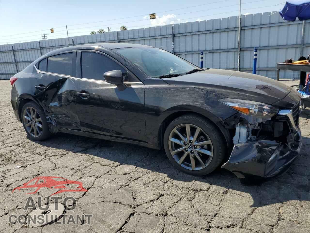 MAZDA 3 2018 - 3MZBN1V31JM201422