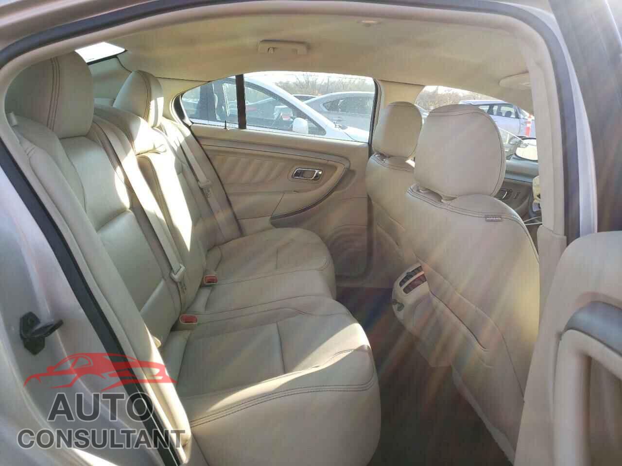 FORD TAURUS 2017 - 1FAHP2E87HG125689