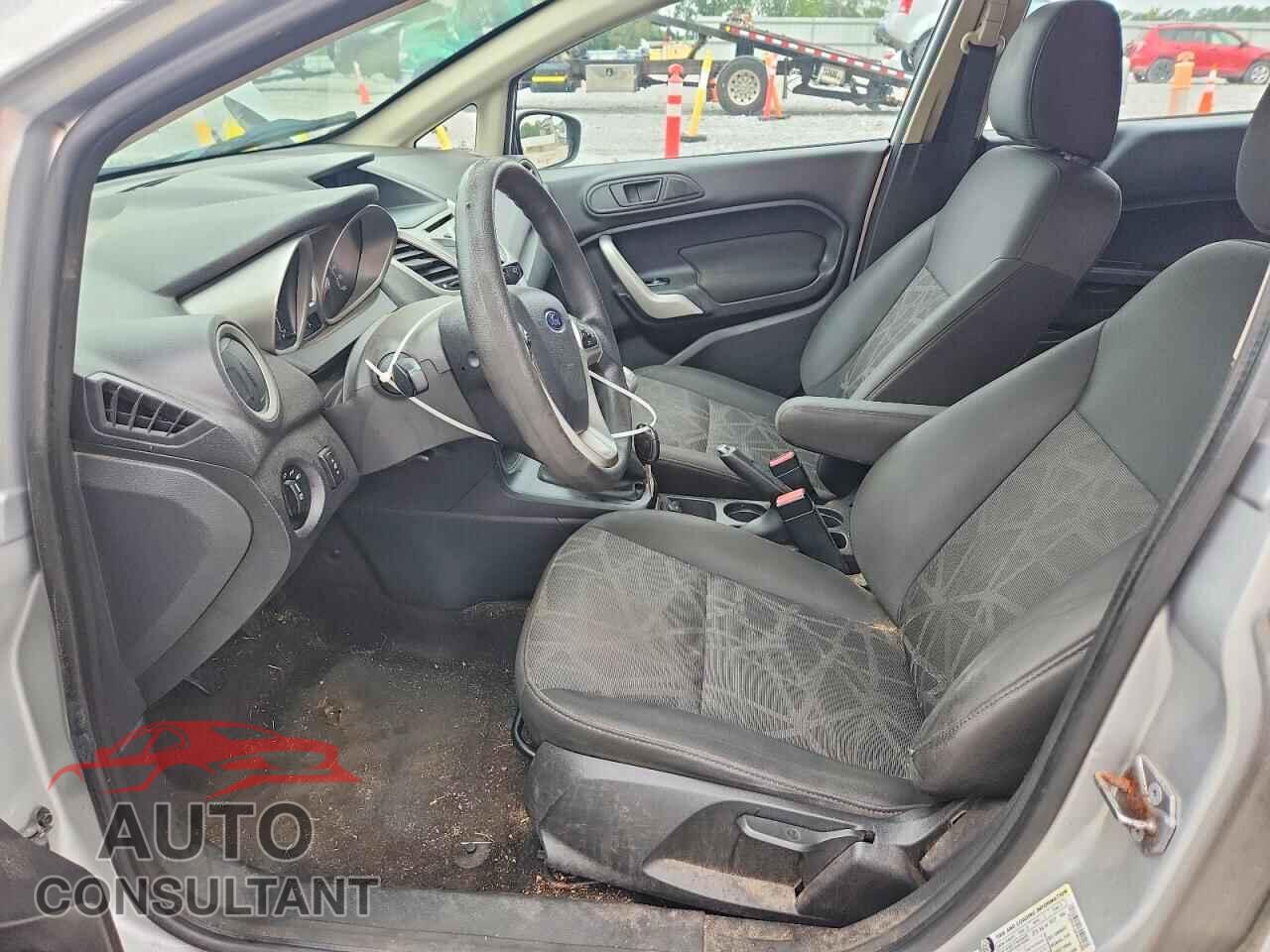 FORD FIESTA 2013 - 3FADP4EJ8DM164384
