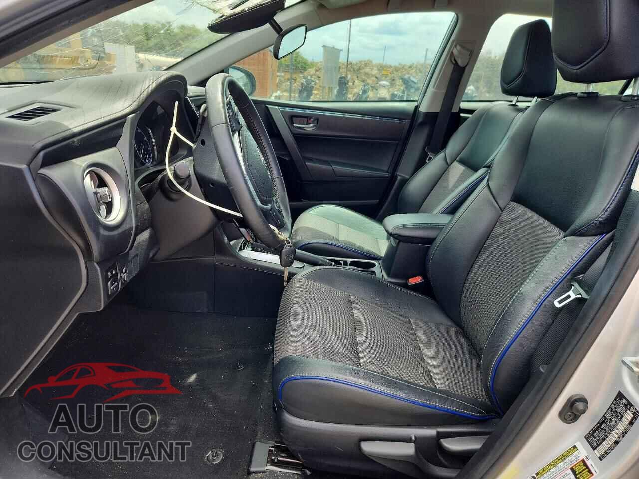 TOYOTA COROLLA 2017 - 2T1BURHEXHC870941