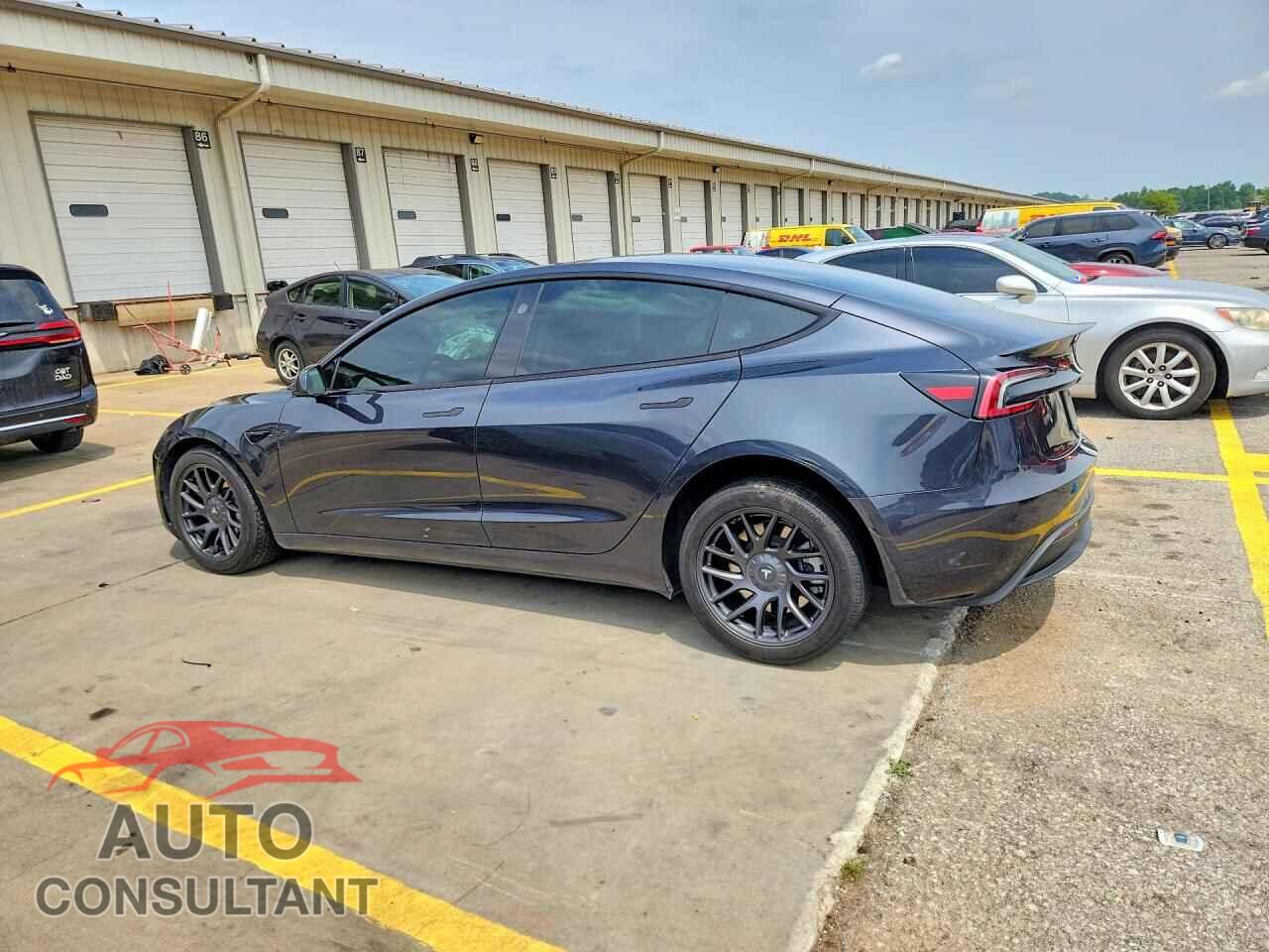 TESLA MODEL 3 2024 - 5YJ3E1EBXRF817487