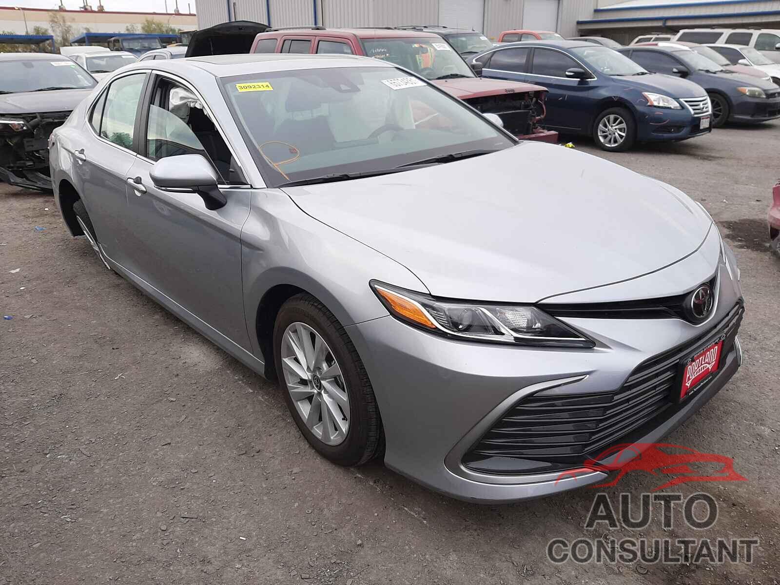 TOYOTA CAMRY 2022 - 4T1R11BK0NU048022