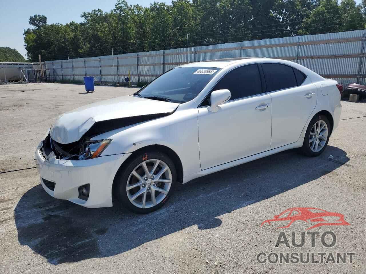 LEXUS IS 2011 - JTHCF5C27B5045575