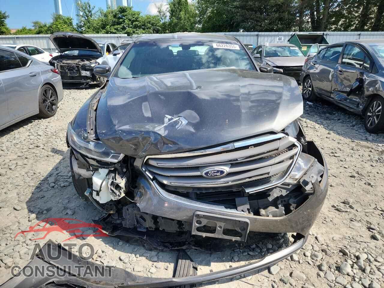 FORD TAURUS 2016 - 1FAHP2E82GG106661