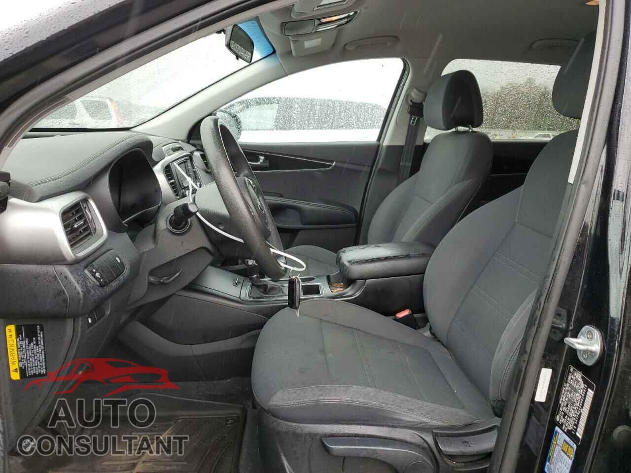 KIA SORENTO 2017 - 5XYPGDA58HG209813