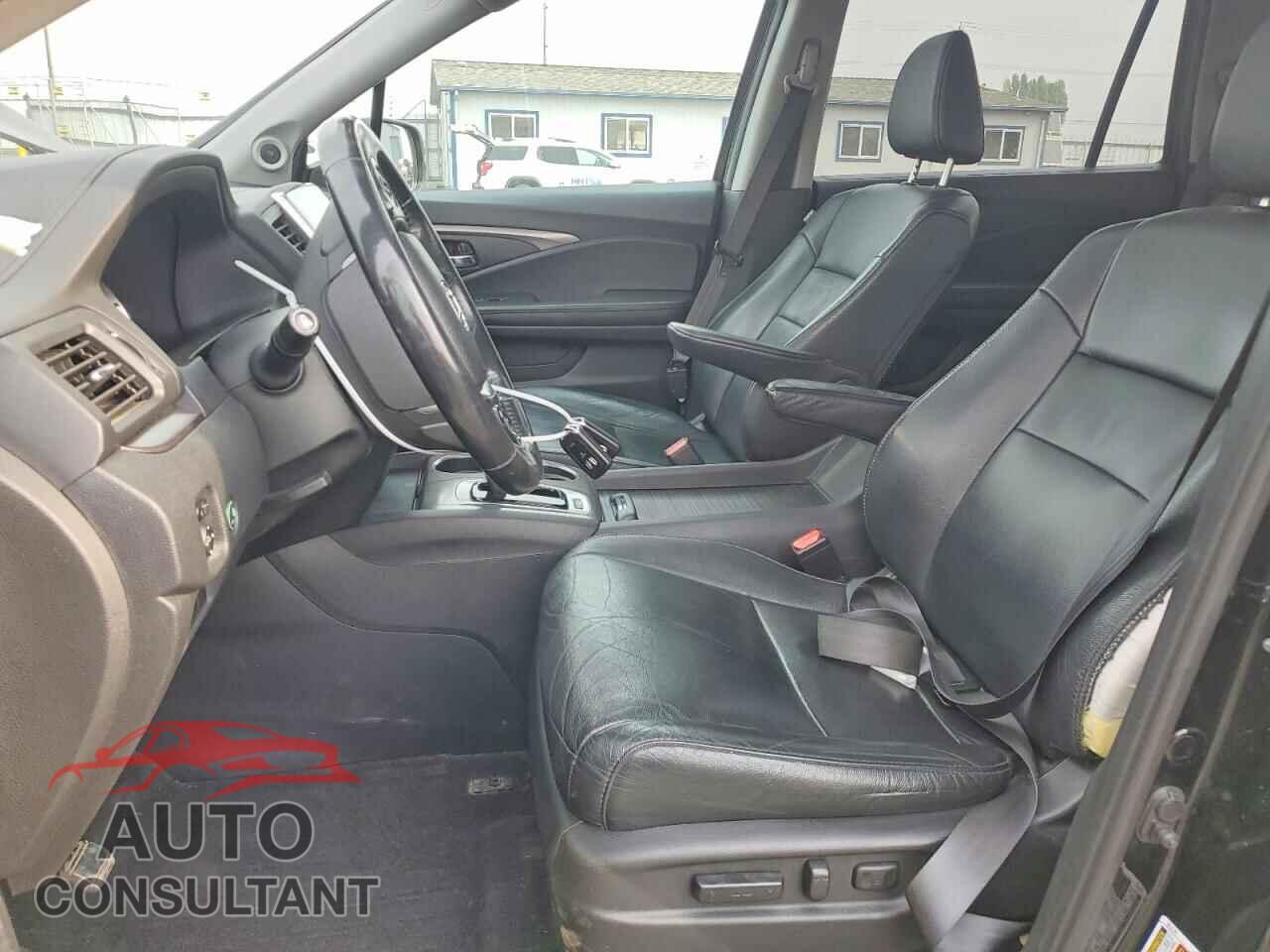 HONDA PILOT 2017 - 5FNYF6H59HB010933