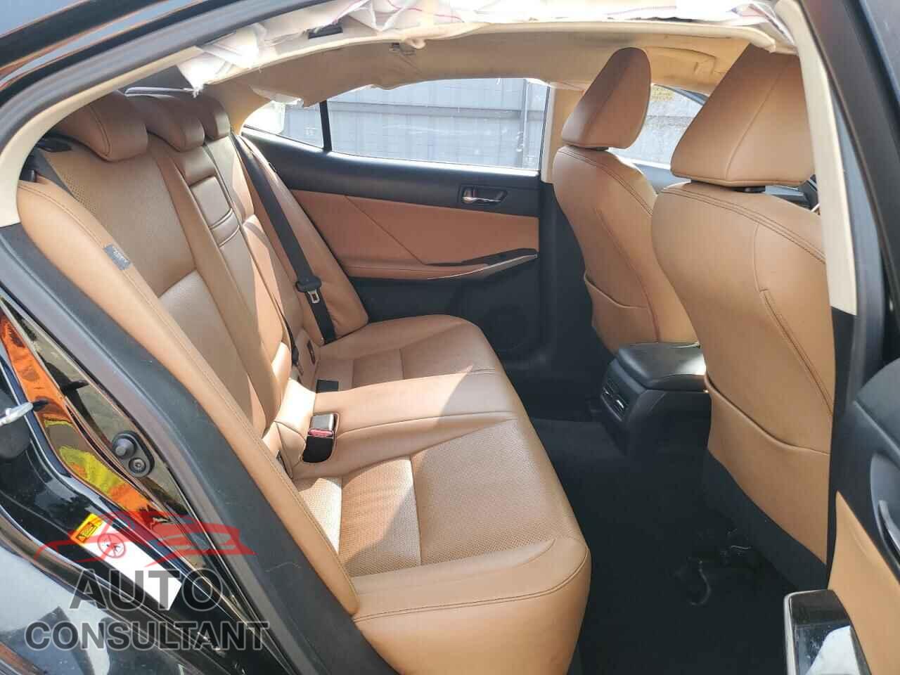 LEXUS IS 2015 - JTHCF1D28F5028670