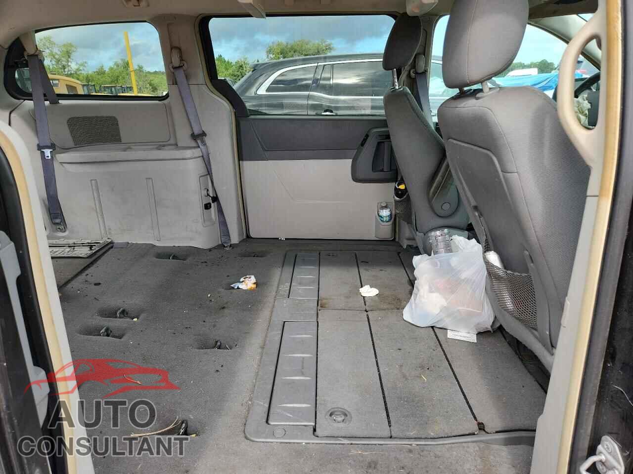 DODGE CARAVAN 2010 - 2D4RN5DX2AR135357