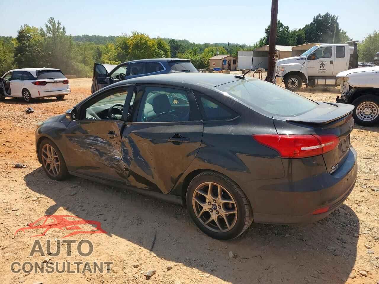 FORD FOCUS 2015 - 1FADP3F26FL204967