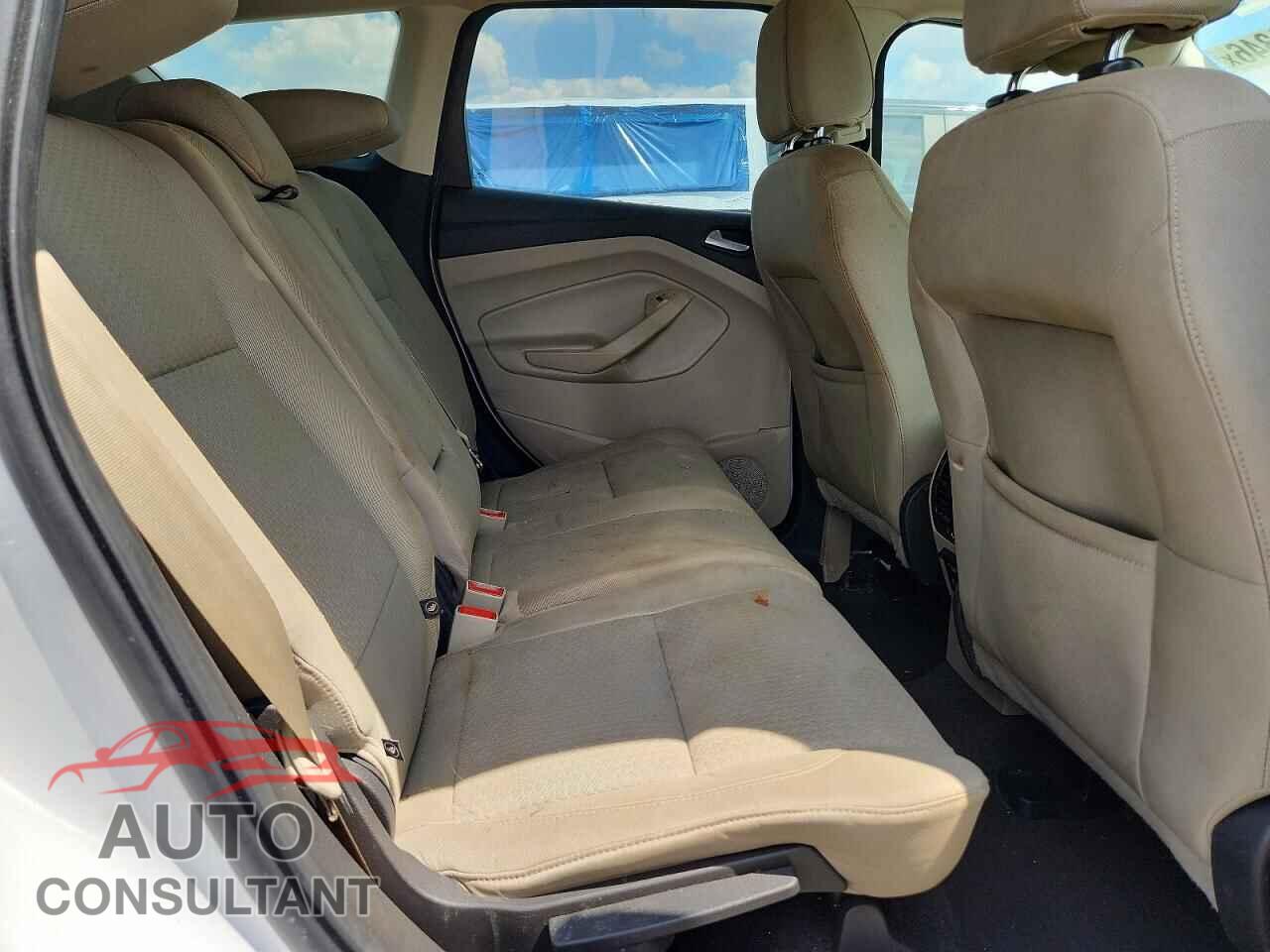 FORD ESCAPE 2017 - 1FMCU0G98HUC00629