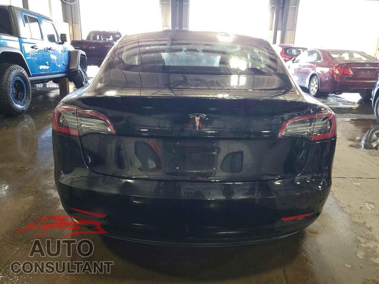 TESLA MODEL 3 2018 - 5YJ3E1EB5JF103111
