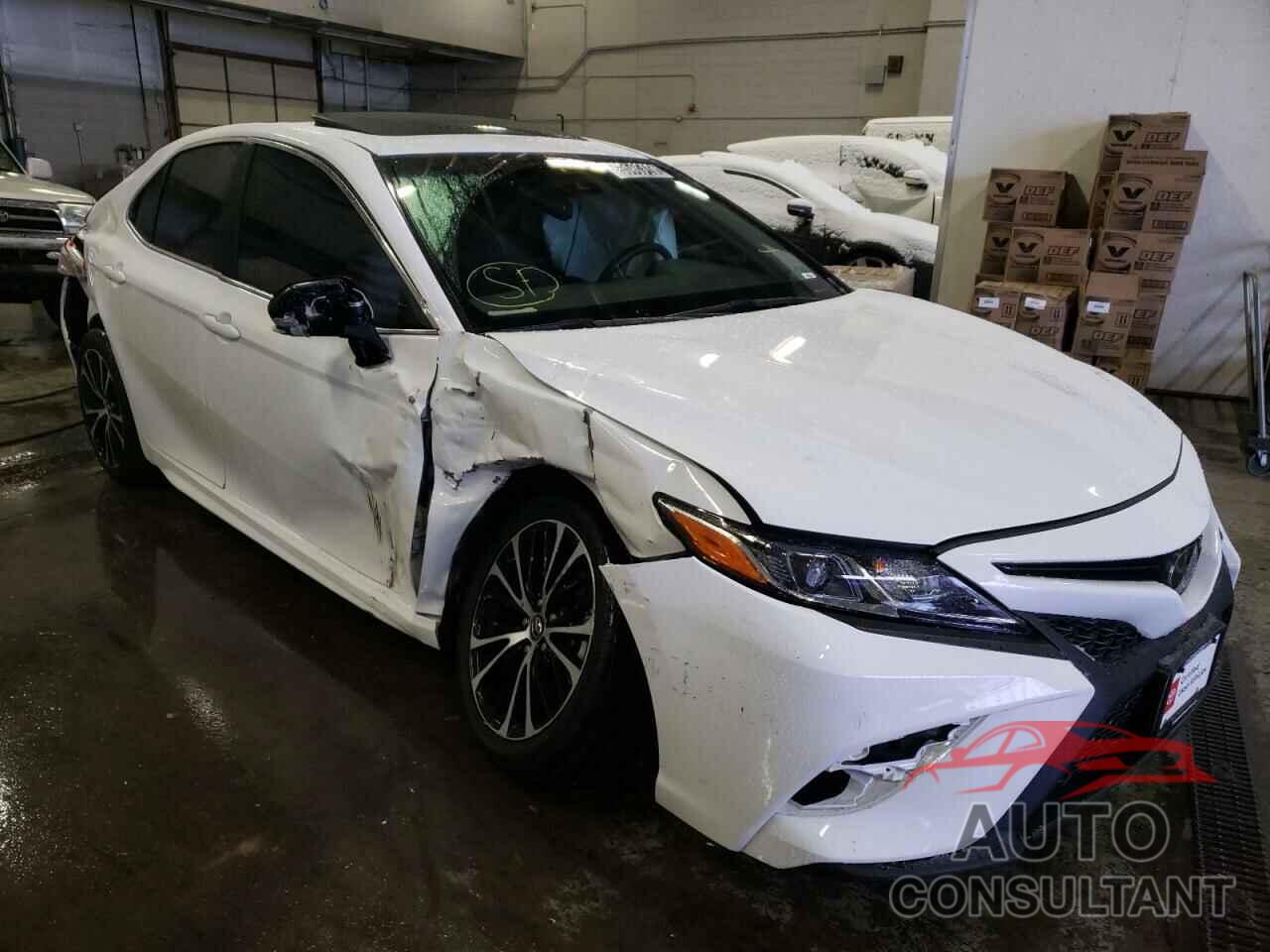 TOYOTA CAMRY 2018 - 4T1B11HK8JU586955