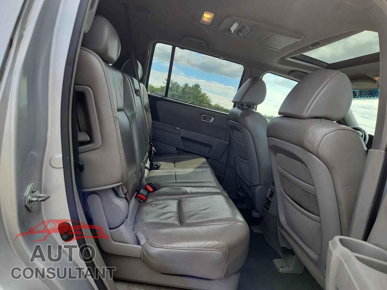 HONDA PILOT 2009 - 5FNYF48989B010401