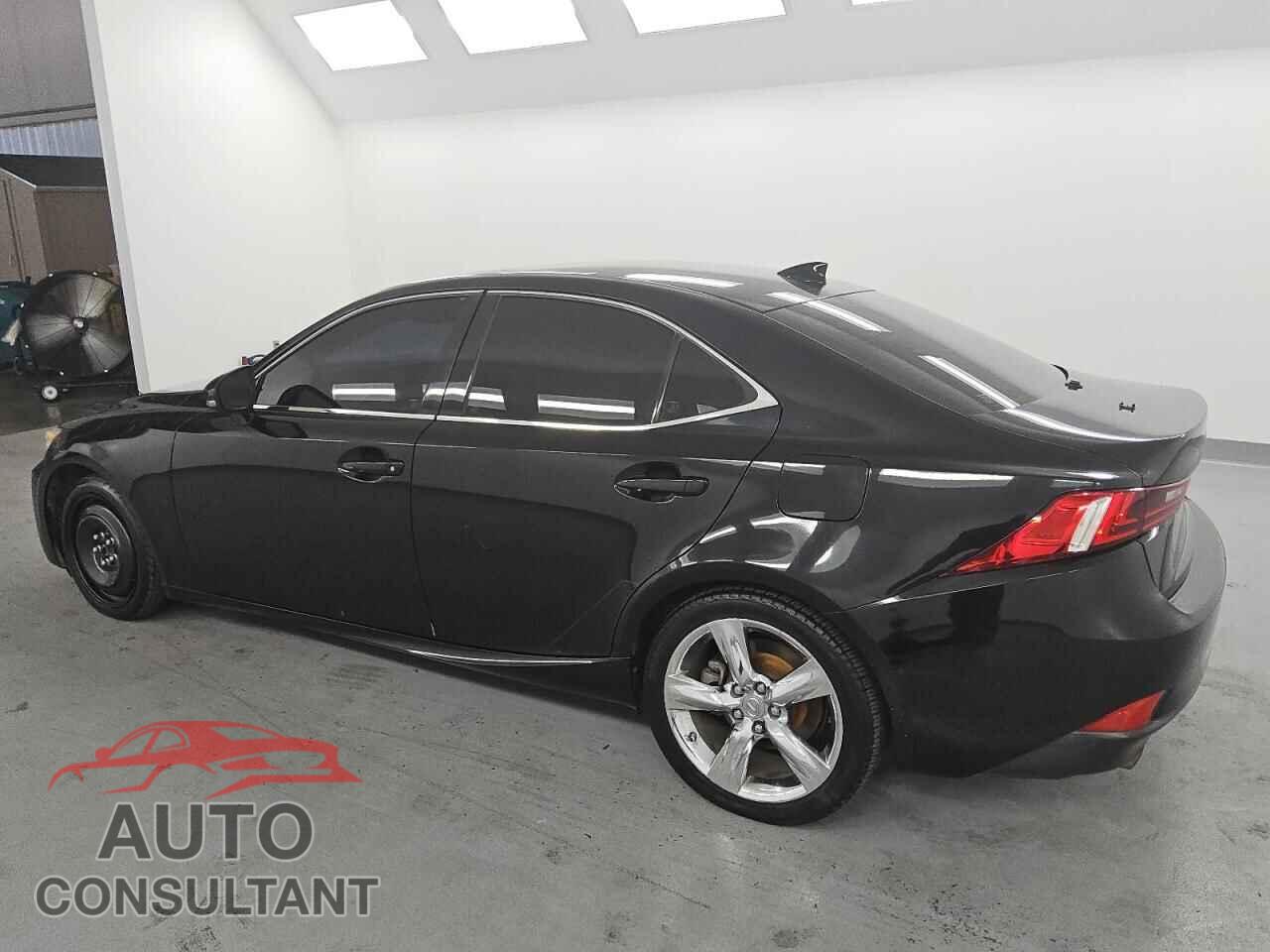 LEXUS IS 2014 - JTHBE1D20E5003372