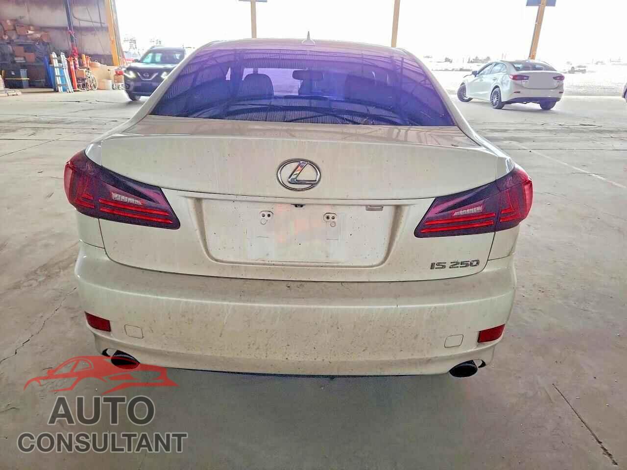 LEXUS IS 2012 - JTHBF5C21C5172819