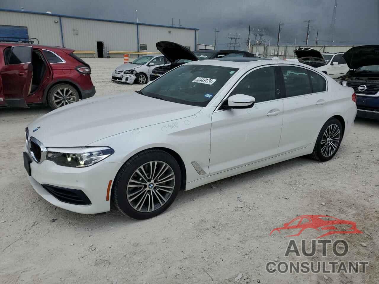 BMW 5 SERIES 2019 - WBAJA7C56KG911054